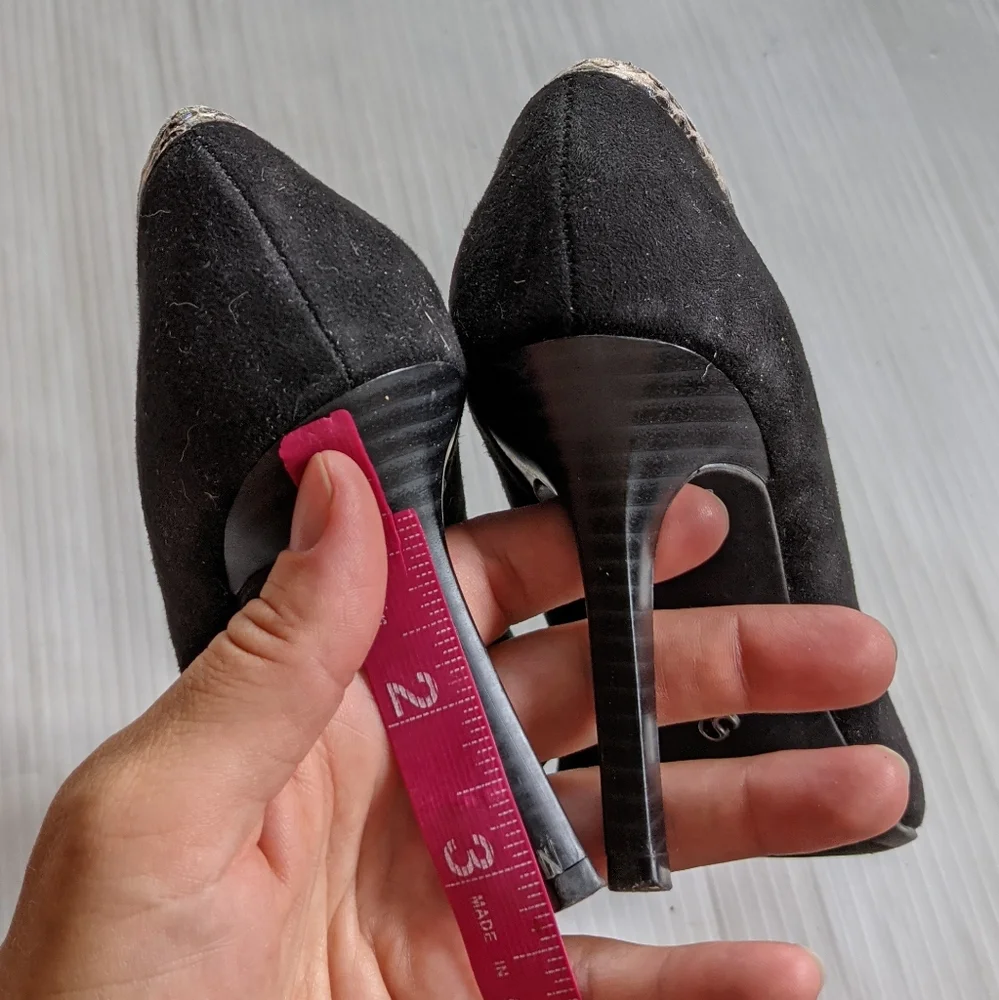 SV VERA WANG Oxen Black Suede Snakeskin Toe Heeled Pumps size 6